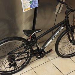 TREK 24” children’s Mountain bike - Custom 