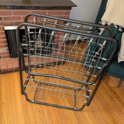 Trundle Stowaway Bed