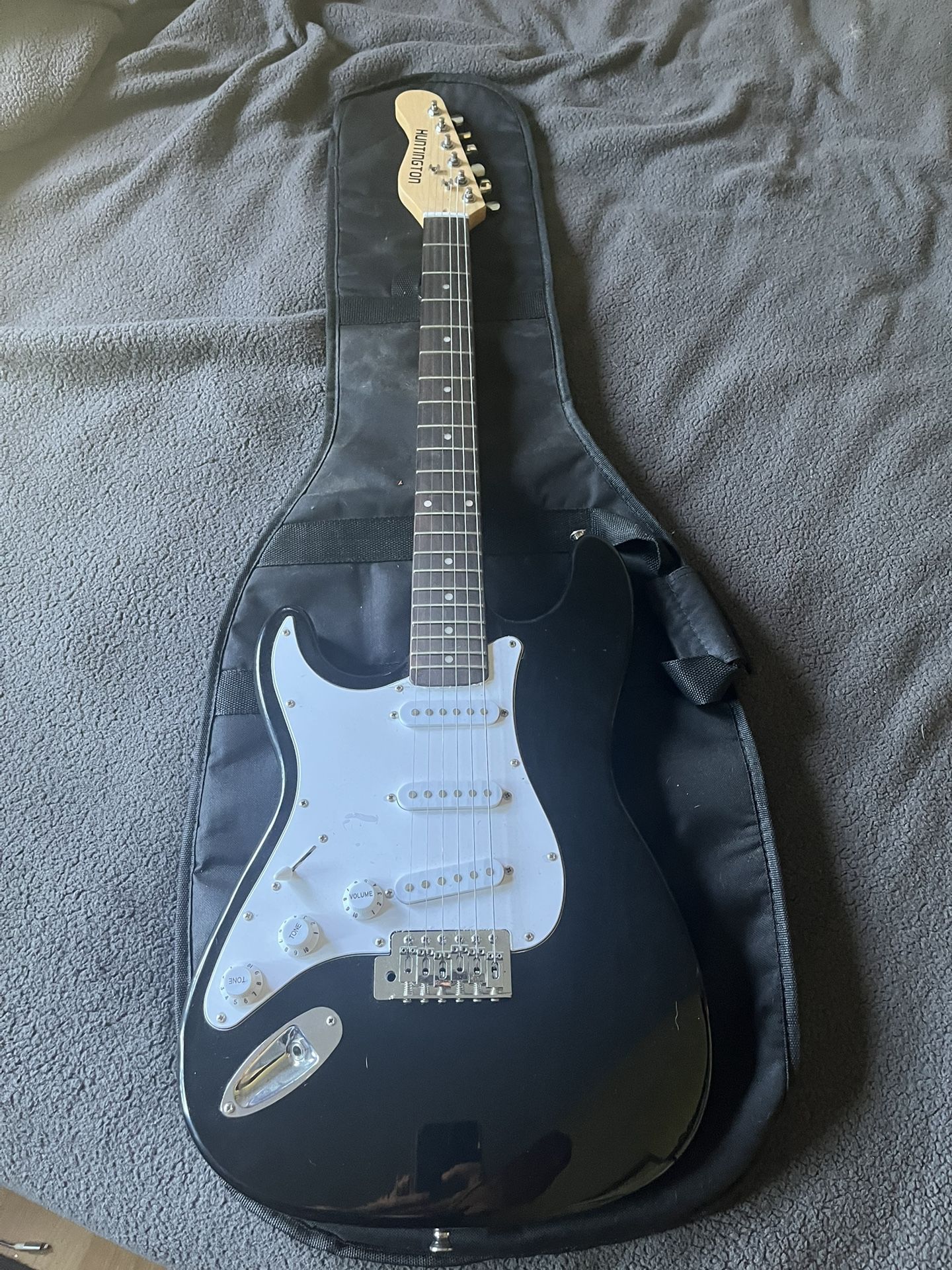 Huntington Electric Guitar & Case 
