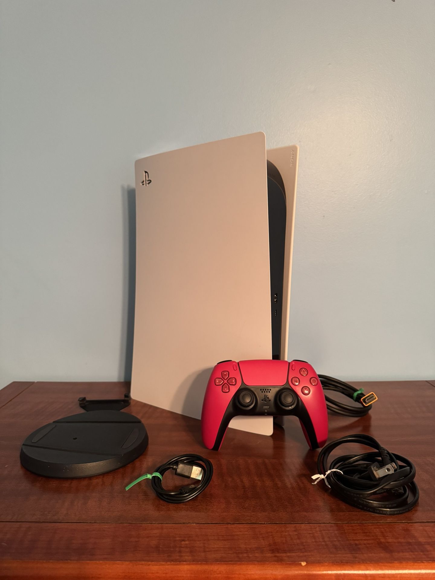 PlayStation 5 (PS5) Digital Edition β Excellent Condition w/ Controller