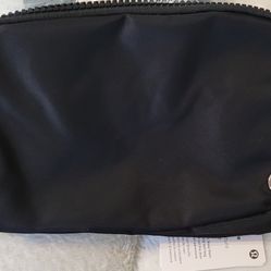 Lululemon Everywhere Belt Bag 