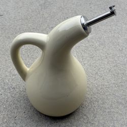 Off white oil dispenser 24oz