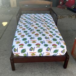 Kids bed used good condition $20.00