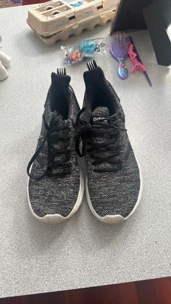 Men’s 8.5 Adidas