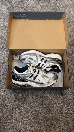 New Balance 9060 Men Size 8