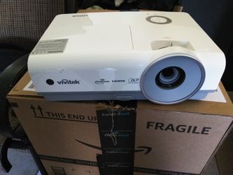 Vivitek projector, hdmi
