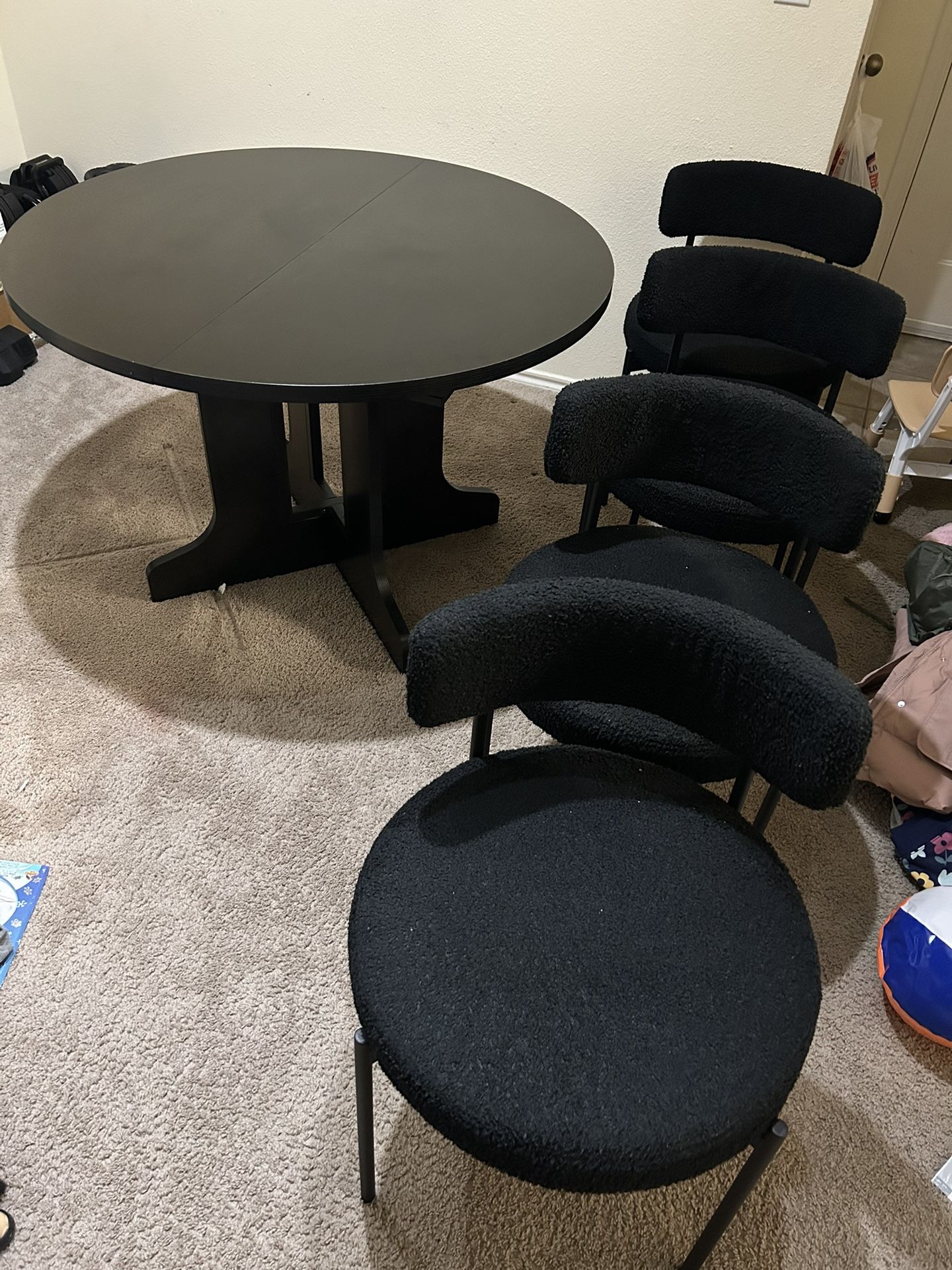 Extending Table & Chairs