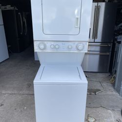Whirlpool Stackable Small 24”W  Everything Works Good 