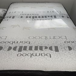 Queen size mattress with boxspring