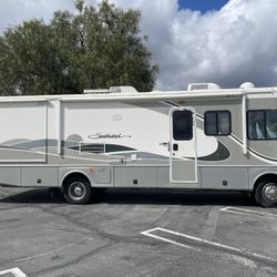 Fleetwood Southwind 2004 - 17,500