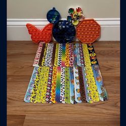 Slap Bracelets And Pop It Fidget Toys 