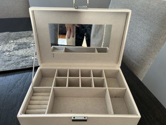 Jewelry organizer 