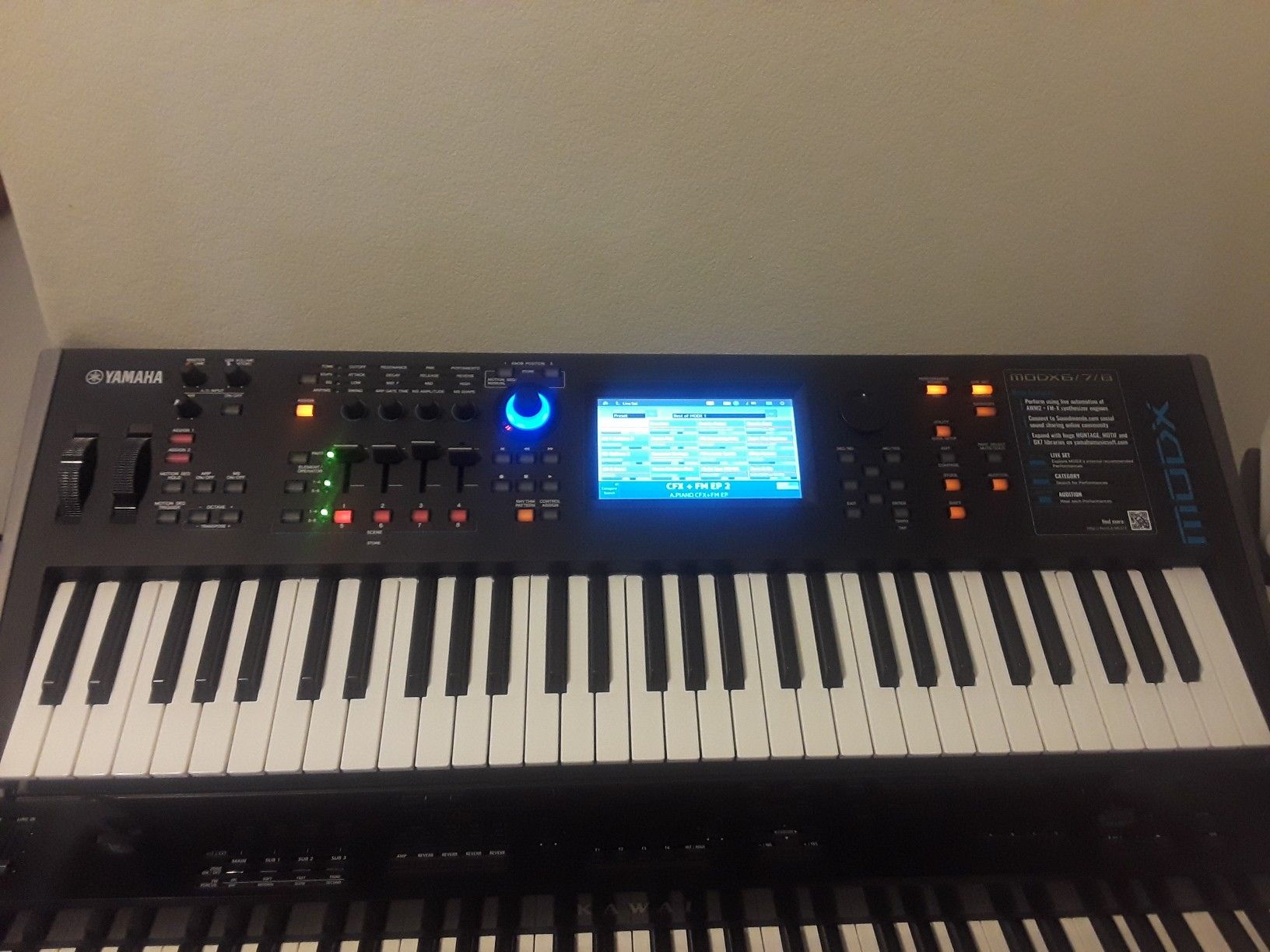 Yamaha MODX6 Like New