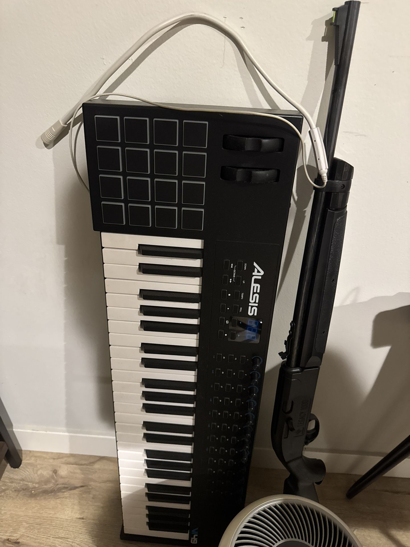 Alesis V49