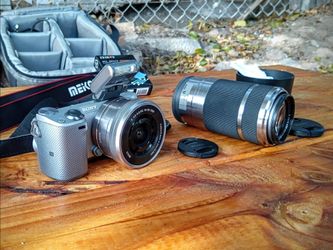 Sony NEX-5T Mirrorless Camera Bundle – 2 Lenses (16-50mm & 55-200mm)