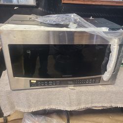 Microwave and Ovens  Samsung In Good Condition 