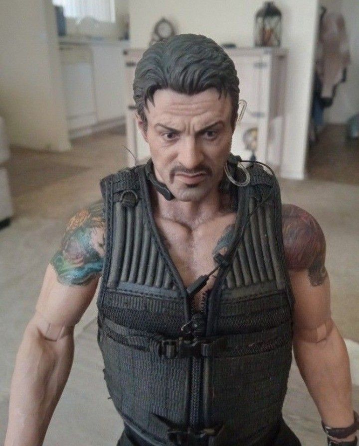 Hot Toys 🔥 Barney Ross
