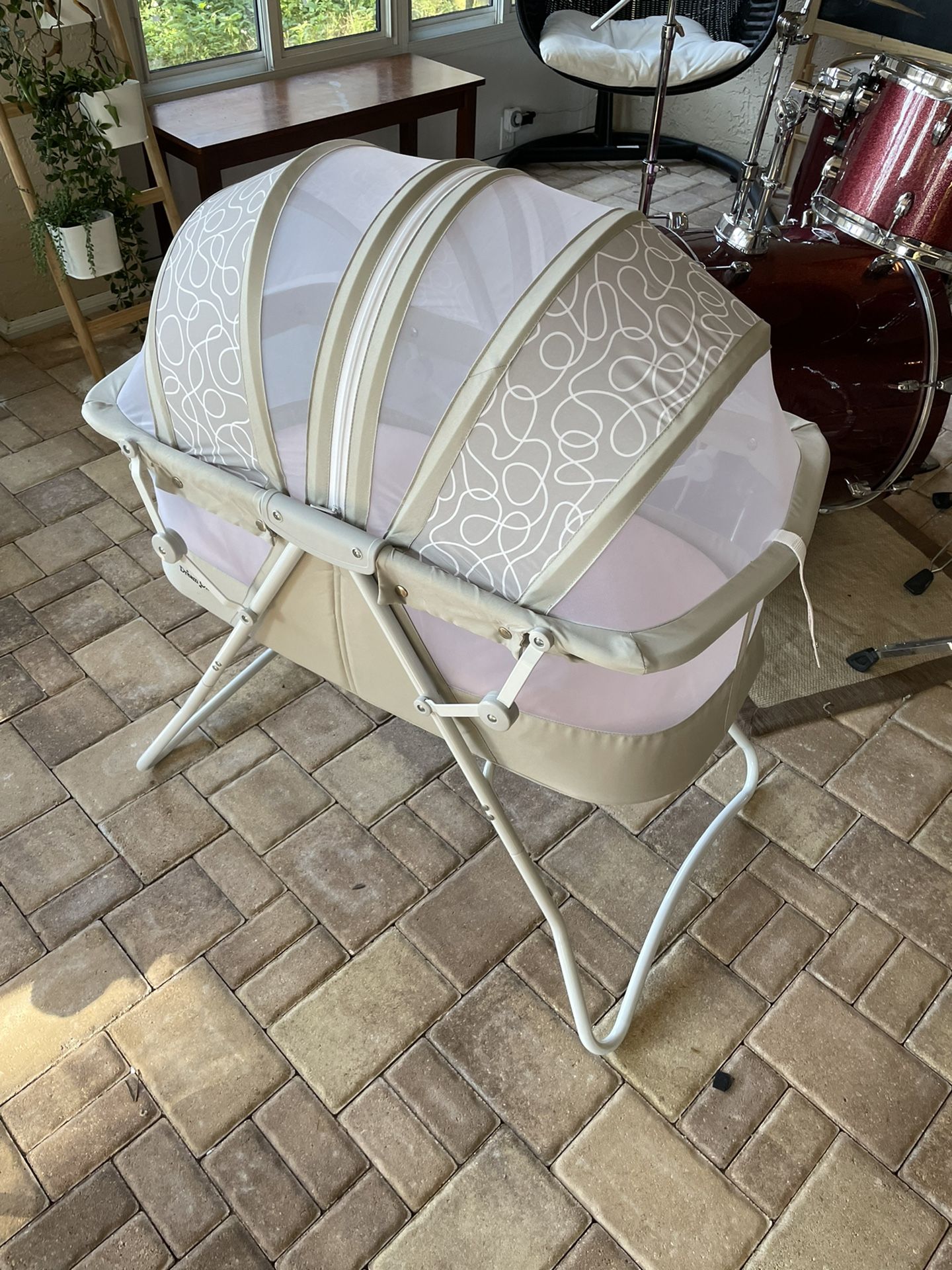 cat Proof ‘Dream on Me’ closing bassinet with cushion TWO AVAILABLE