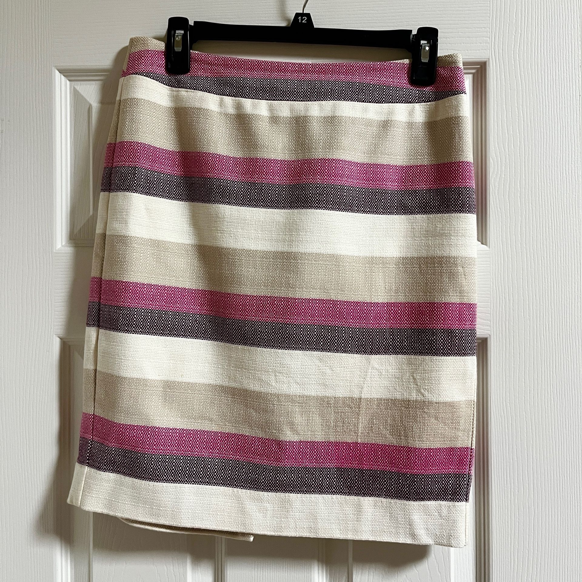 Ann Taylor Women’s Cream and Pink Knee-Length Pencil Skirt Size 4 Petite