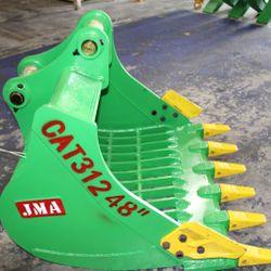 Excavator CAT 312 Bucket Skeleton with teeth 48 inch width. Without the Pins.