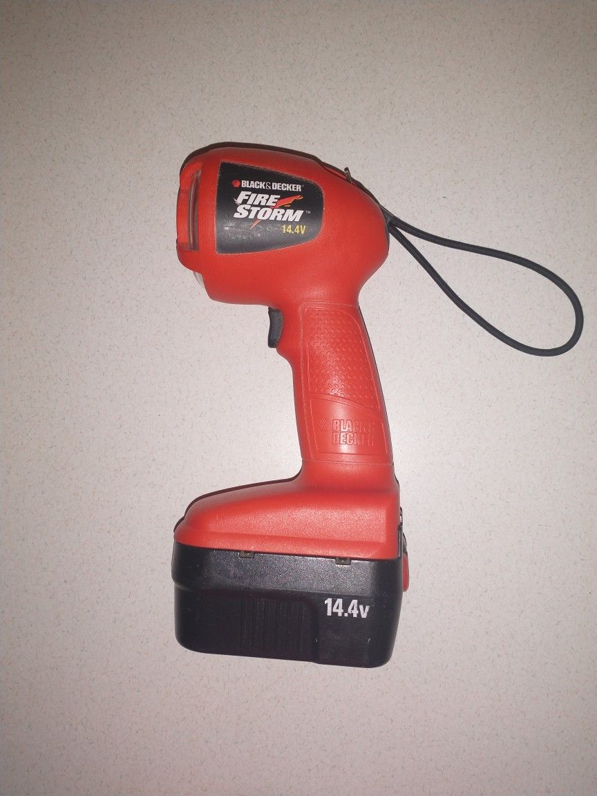 Black And Decker Fire Storm, 14.4 V Flashlight With Rechargeable Battery Base