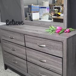 Beautiful New Ashley's Furniture Dresser With Beautiful Mirror, Solid Wood Excellent Condition 