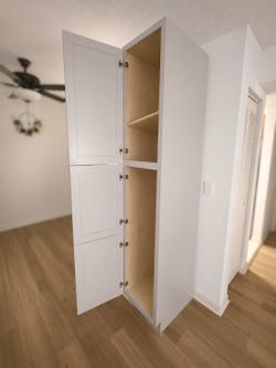 Cabinet 18x90