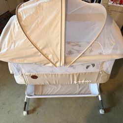Baby bedside Bassinet Barely used like new