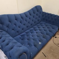 Blue Love seat Excellent Condition