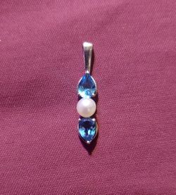 Pearl With Blue Stones Pendant Silver