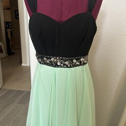 B. Darlin Party Dress - Size 5/6 - Reduced