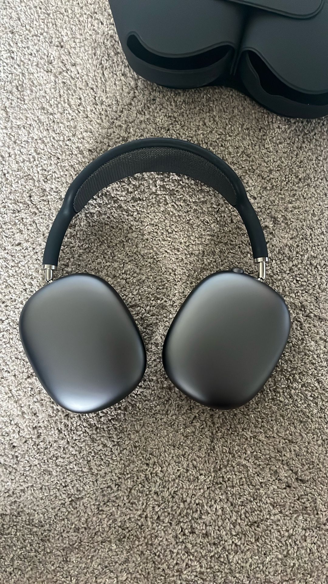 Apple AirPods Max First Gen Space Grey