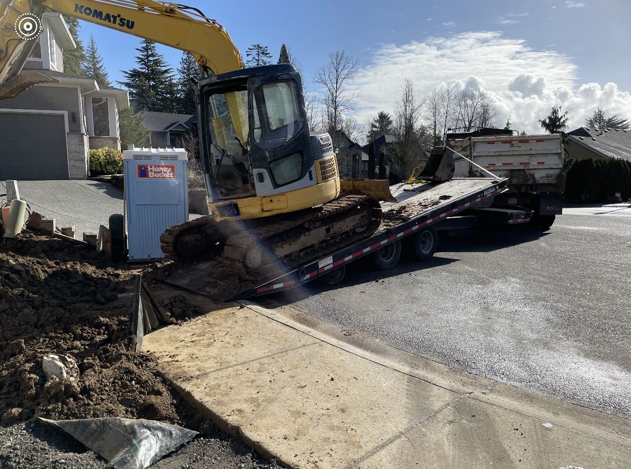 Excavator Komatsu 2011 5.233hours For Sale