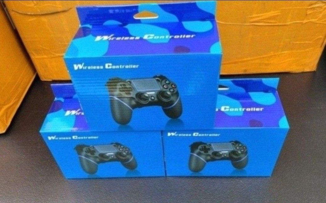PC/PS4 BLUETOOTH WIRELESS CONTROLLERS 3FOR 25$ SPECIAL