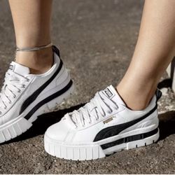 PUMA Womens White Black Leather Mayze Classic Chunky Platform Lace Up Sneakers