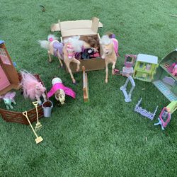 Horse Toys, Corral, Many Accessories