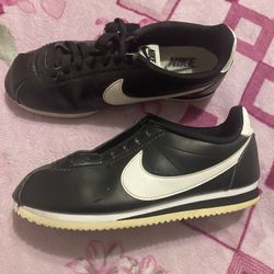 Black Nike Cortez Size 8 