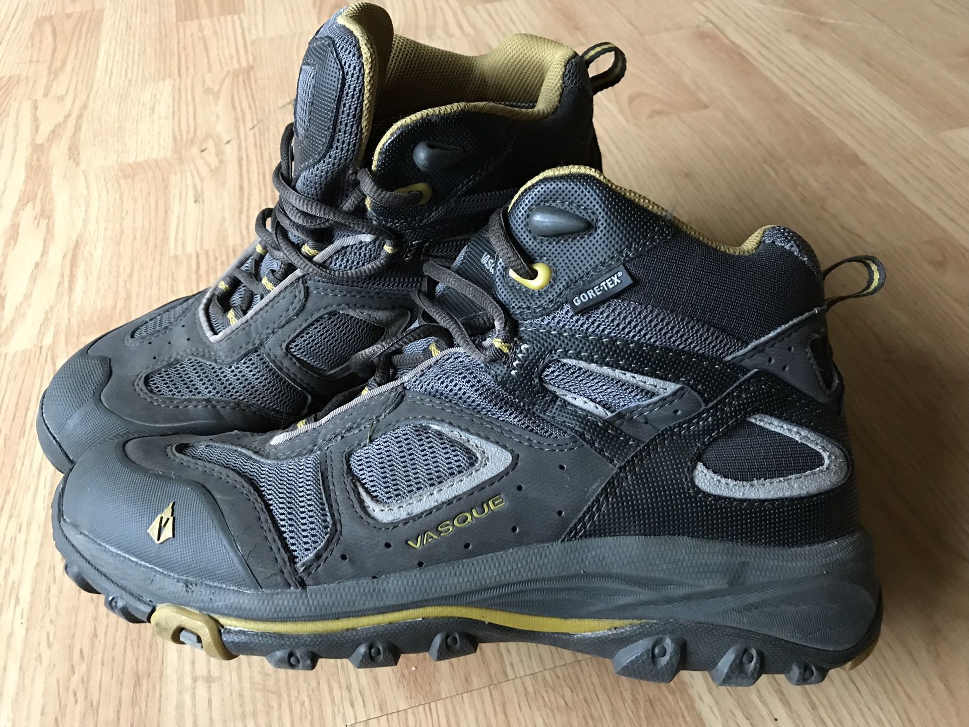 Vasque Hiking Boots - Men’s 9M