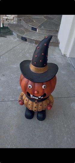 Halloween Statue