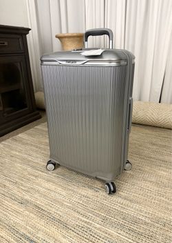Samsonite Silhouette 18 Expandable Medium Hardside Check-in Spinner Suitcase 28”