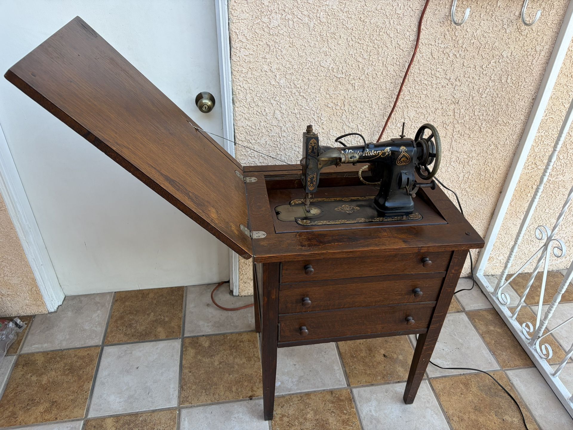 Antique White Rotary Sewing Machine With Cabinet