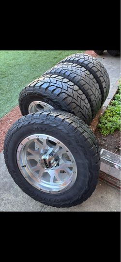Ford F250 ford F350 rims new 20x9 and tires 35 inches