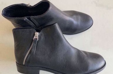 New Women’s Shoes, Size 9.5