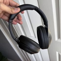 Sony XM4 Noise Cancelling Headphones