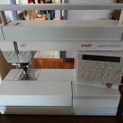 Pfaff 1475 Creative CD Sewing Machine