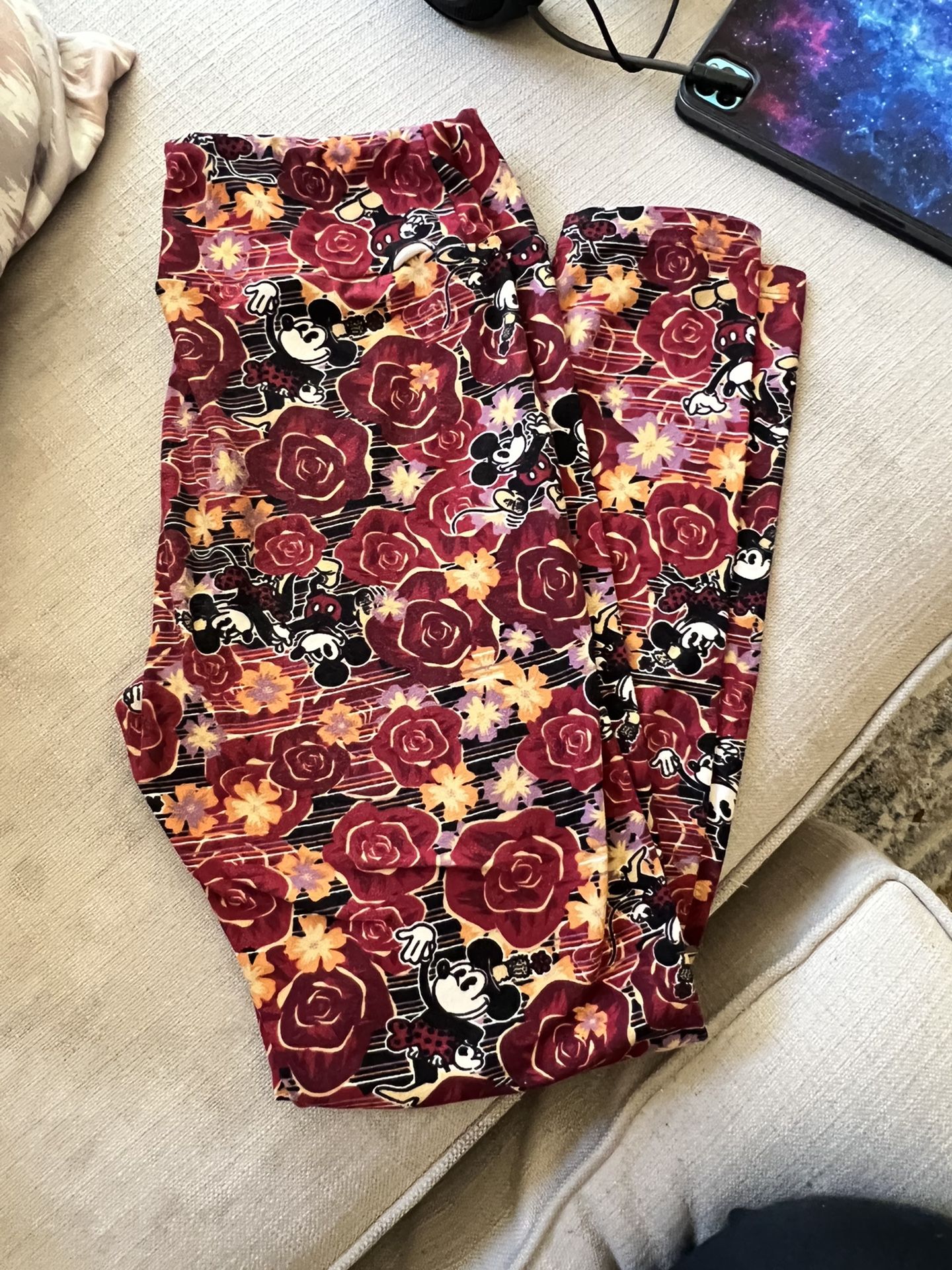 LulaRoe Disney Leggins (OS)