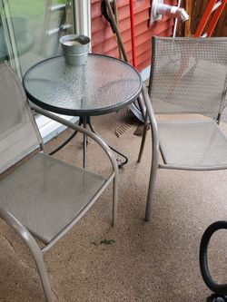 Outdoor table and chairs