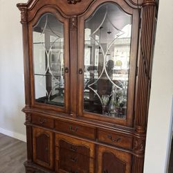 China Cabinet / Buffet Hutch 