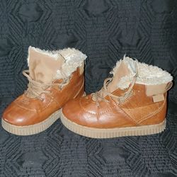 Oshkosh Boots Sz 9