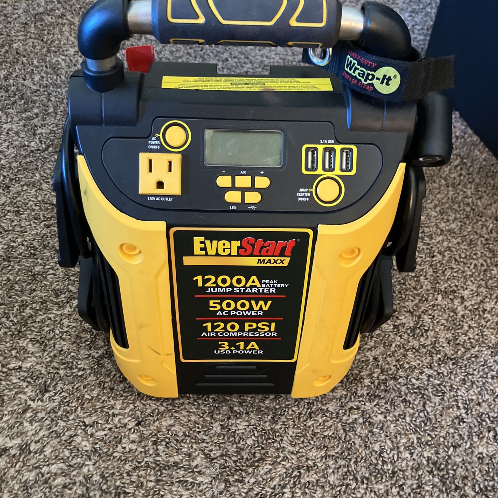 EverStart Maxx 1200A Jump Starter
